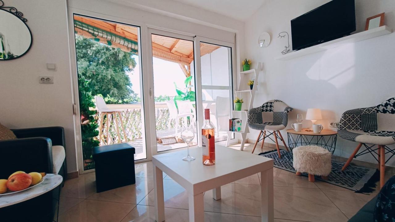 Beach Apartment With Beach Chairs N.1 Utjeha Exterior foto
