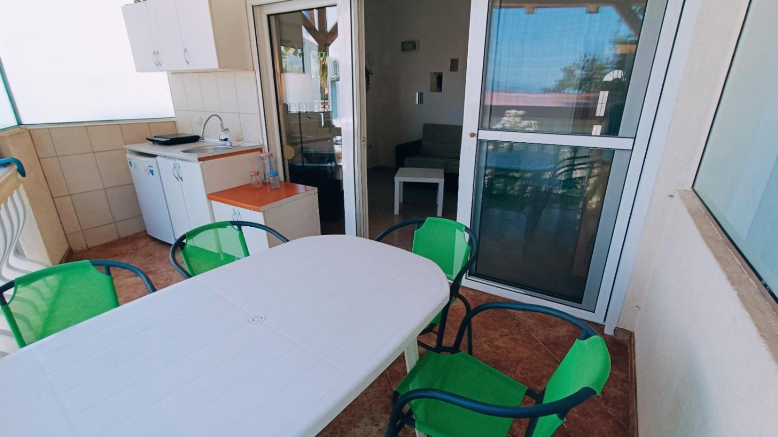 Beach Apartment With Beach Chairs N.1 Utjeha Zimmer foto